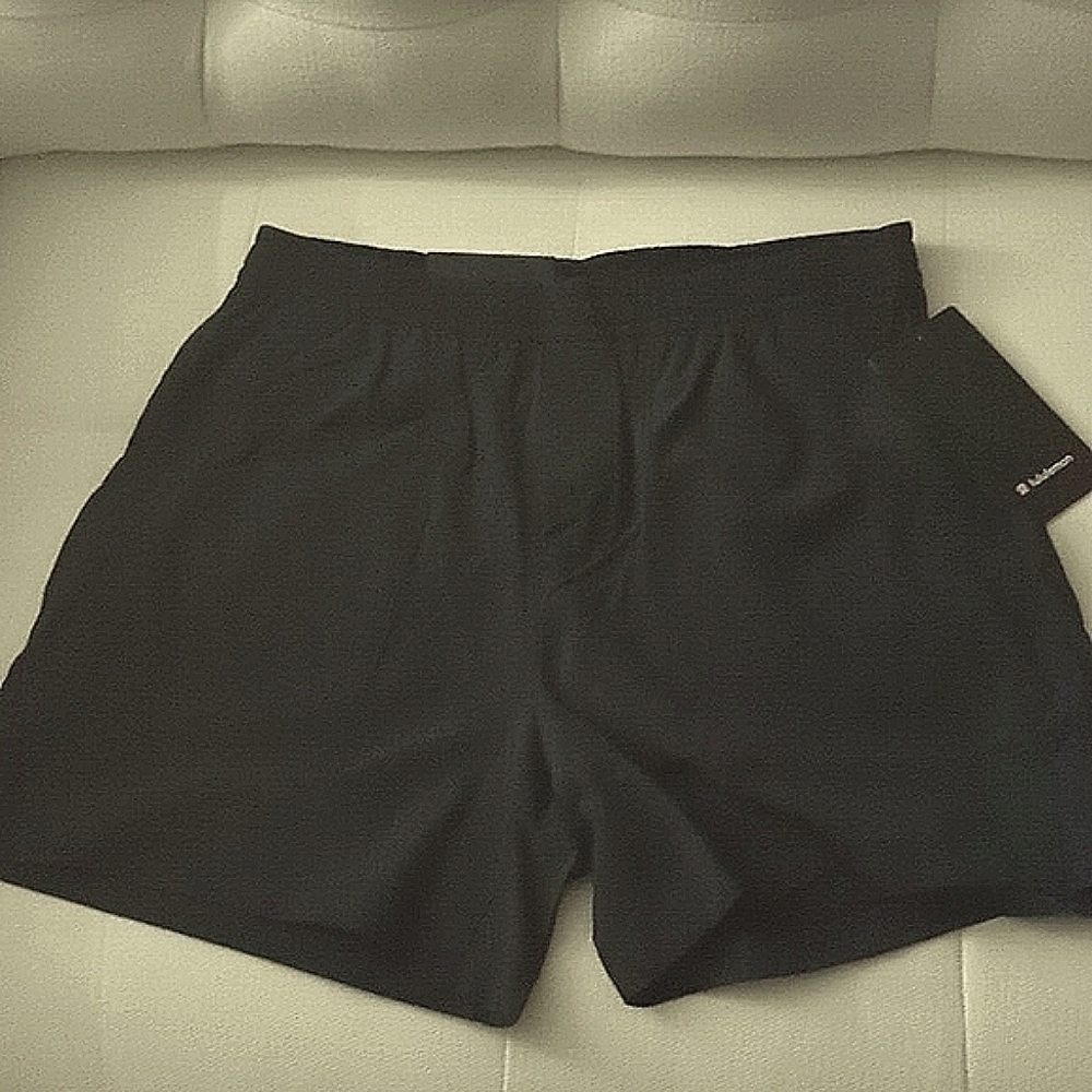 Lululemon's men's shorts set of 3 in navy